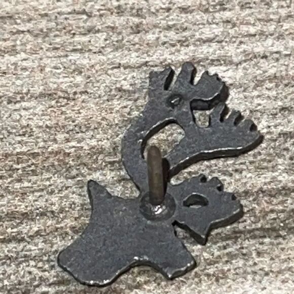 Moose/Deer
Lapel Pin Hand Carved Pewter Tone - Picture 3 of 5